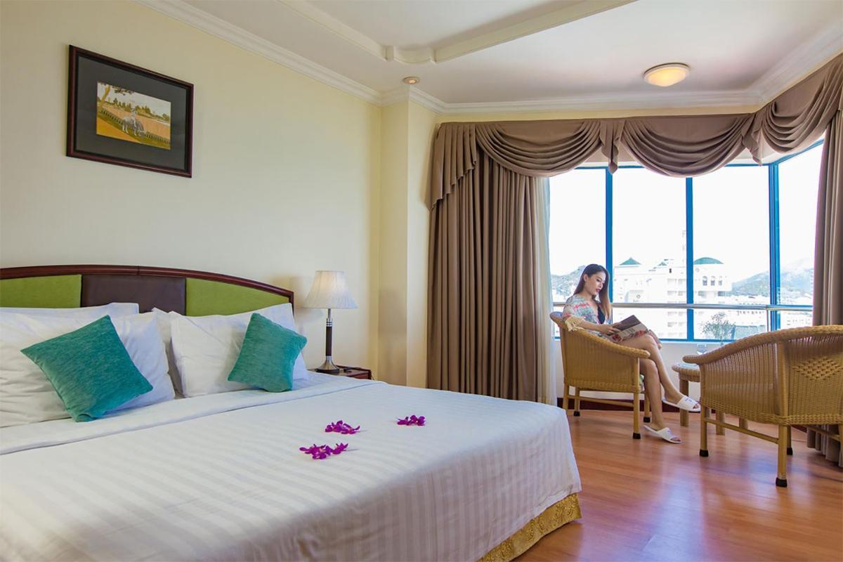 Yasaka Saigon Nha Trang Hotel & Spa Esterno foto